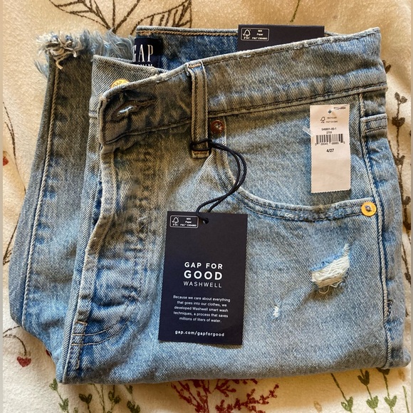 GAP High Rise light denim Bermuda jean shorts • size 27/4 • NWT • new, never use - Picture 10 of 10